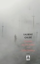  Achetez le livre d'occasion Cendres sur les mains / Sofia Douleur de Laurent Gaudé sur Livrenpoche.com 