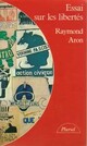  Achetez le livre d'occasion Essai sur les libertés de Raymond Aron sur Livrenpoche.com 