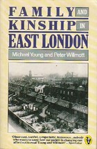  Achetez le livre d'occasion Family and kinship in East London sur Livrenpoche.com 