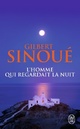  Achetez le livre d'occasion L'homme qui regagnait la nuit de Gilbert Sinoué sur Livrenpoche.com 