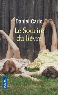 Achetez le livre d'occasion Le sourire du lièvre de Daniel Cario sur Livrenpoche.com 